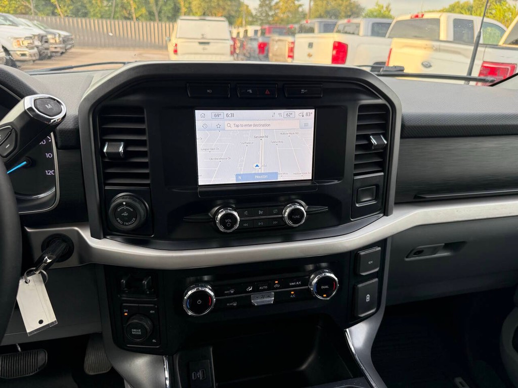 Ford F-150 Vehicle Full-screen Gallery Image 23