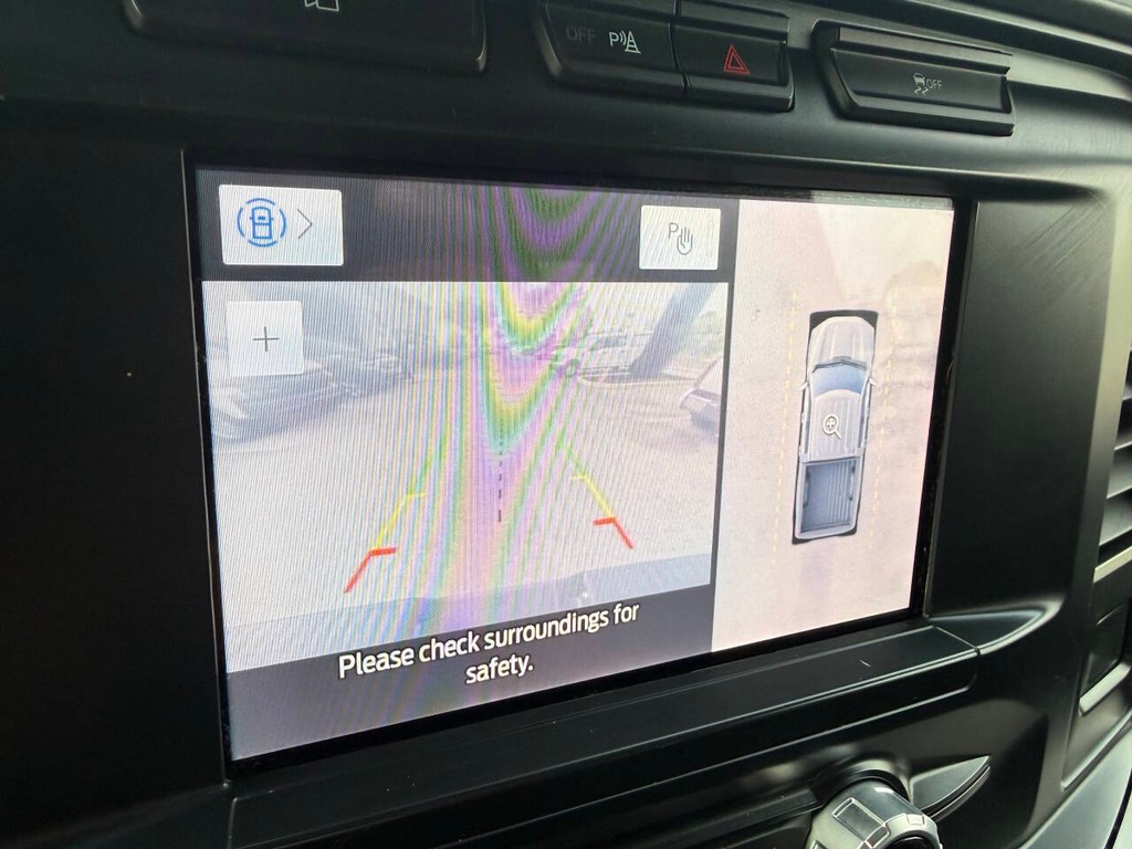 Ford F-150 Vehicle Full-screen Gallery Image 25