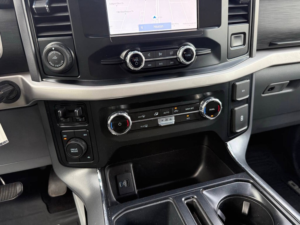 Ford F-150 Vehicle Full-screen Gallery Image 27