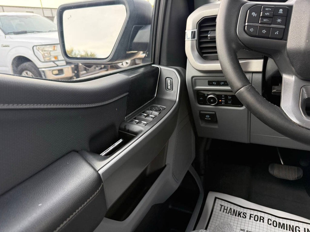 Ford F-150 Vehicle Full-screen Gallery Image 29