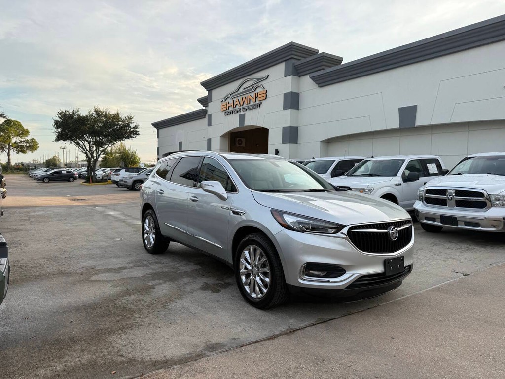 Buick Enclave Vehicle Full-screen Gallery Image 02