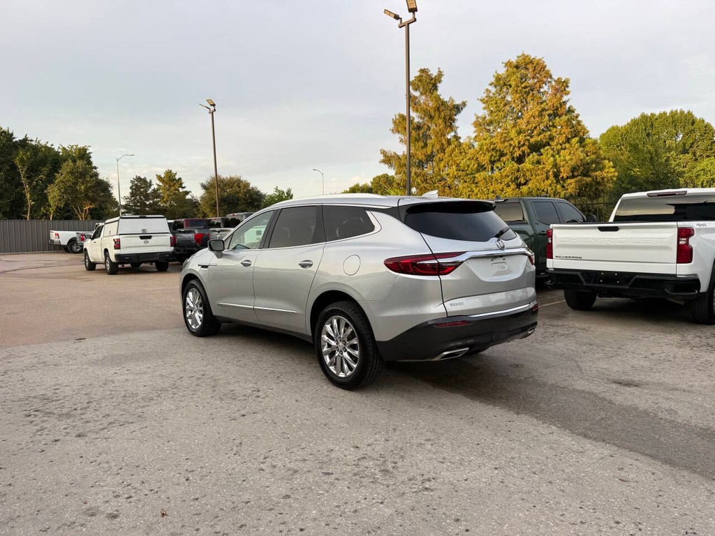 Buick Enclave Vehicle Full-screen Gallery Image 04