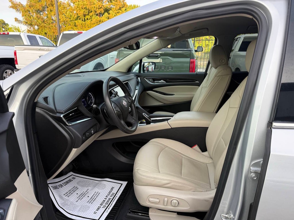 Buick Enclave Vehicle Full-screen Gallery Image 07