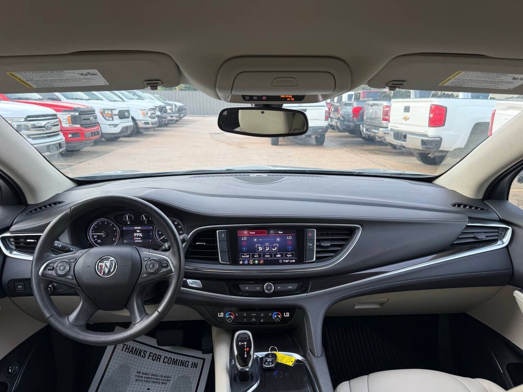 Buick Enclave Vehicle Full-screen Gallery Image 19