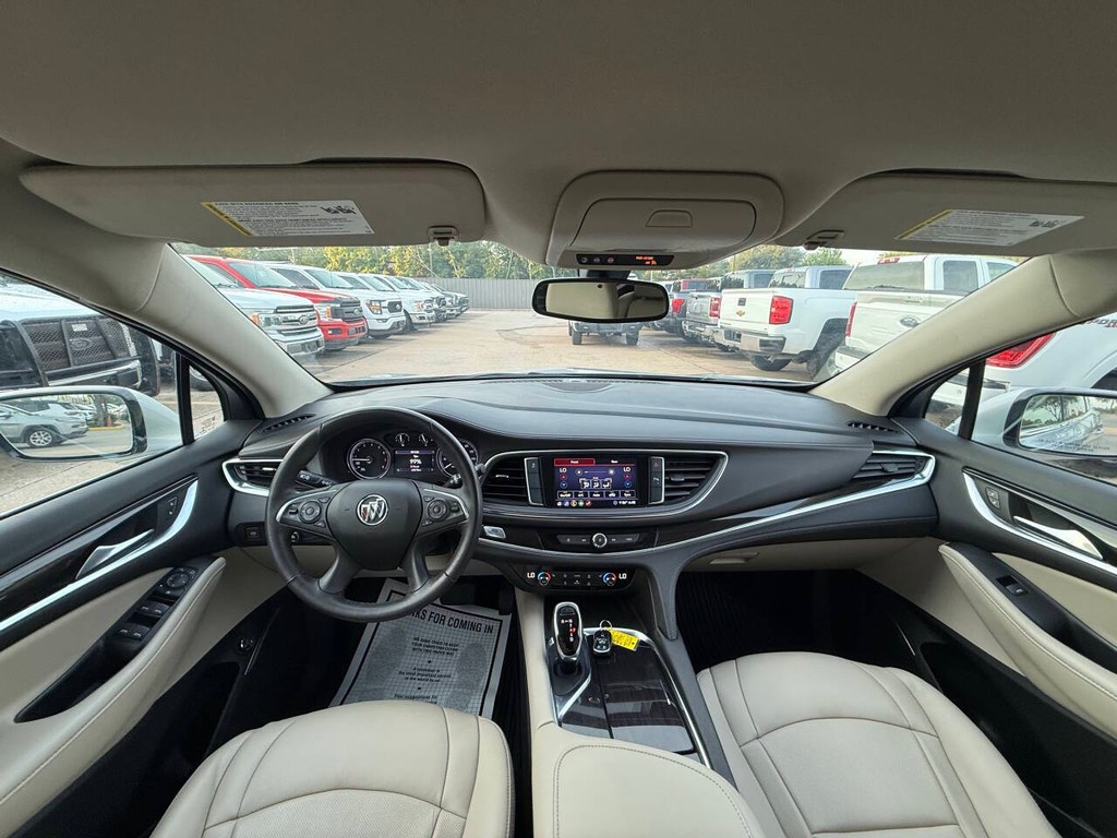 Buick Enclave Vehicle Full-screen Gallery Image 20