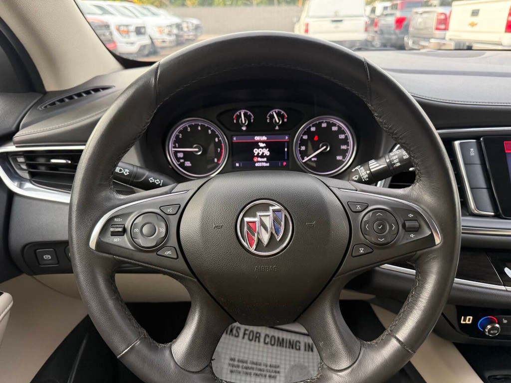 Buick Enclave Vehicle Full-screen Gallery Image 25