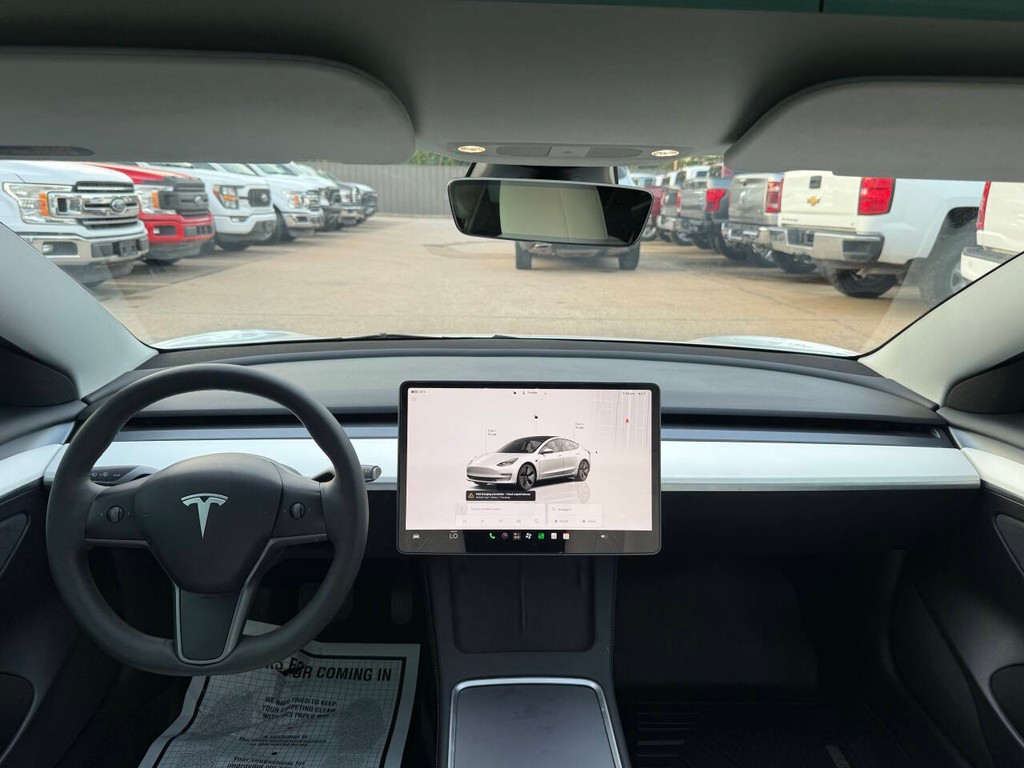 Tesla Model 3 Vehicle Full-screen Gallery Image 17