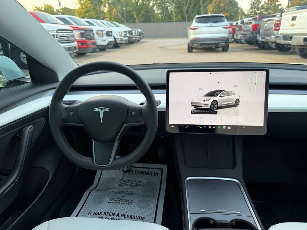 Tesla Model 3 Vehicle Full-screen Gallery Image 21