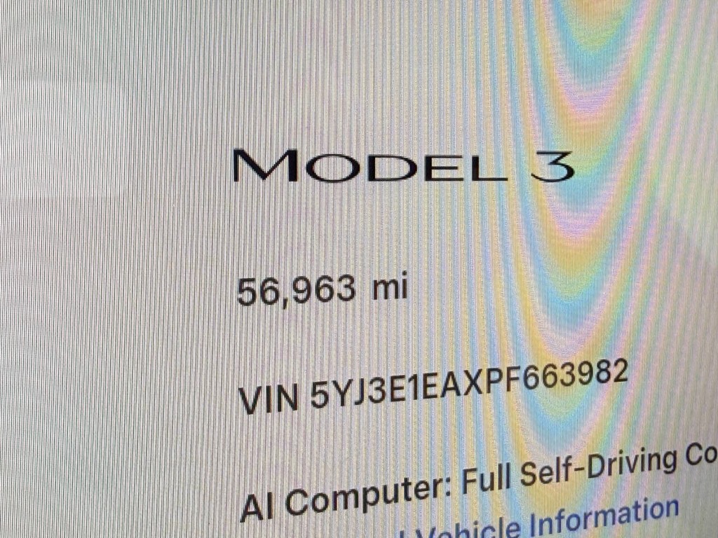 Tesla Model 3 Vehicle Full-screen Gallery Image 33