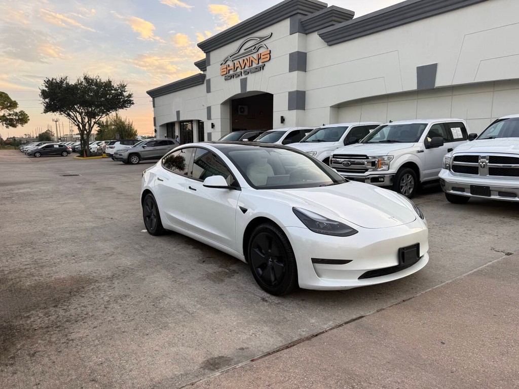 Tesla Model 3 Vehicle Full-screen Gallery Image 41