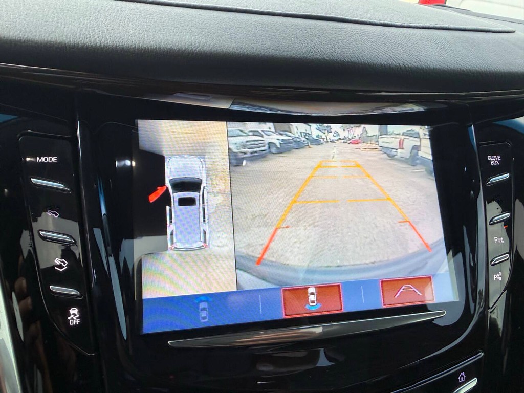Cadillac Escalade Vehicle Full-screen Gallery Image 30
