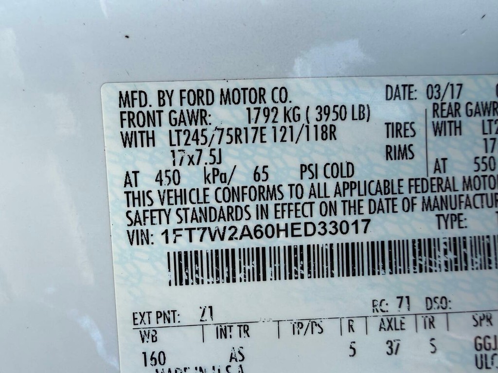 Ford Super Duty F-250 SRW Vehicle Full-screen Gallery Image 33