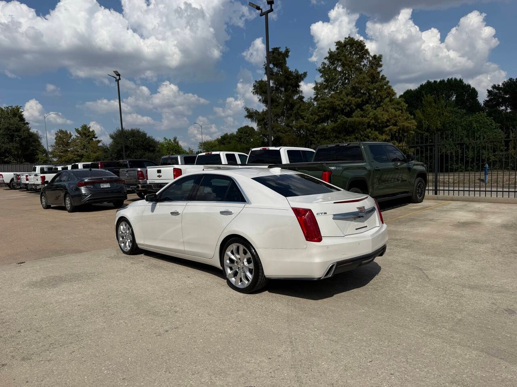 Cadillac CTS Sedan Vehicle Full-screen Gallery Image 04