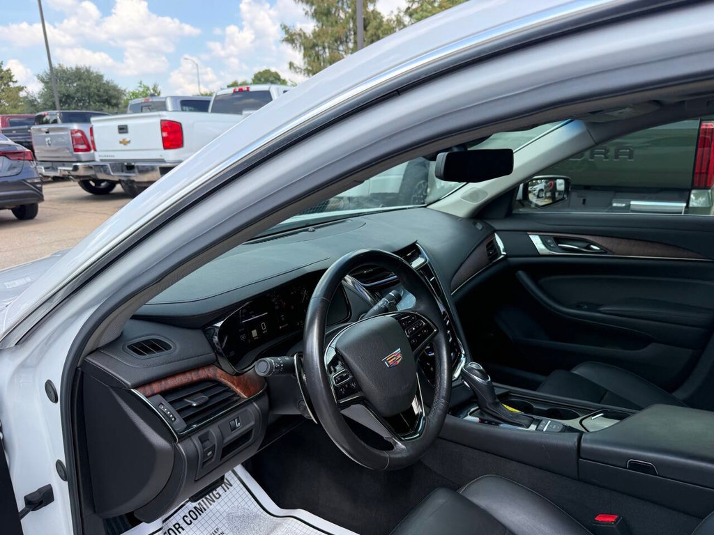 Cadillac CTS Sedan Vehicle Full-screen Gallery Image 06