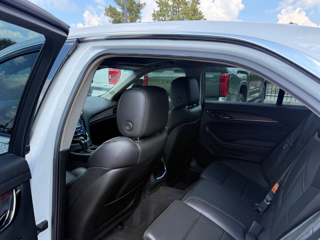 Cadillac CTS Sedan Vehicle Full-screen Gallery Image 12