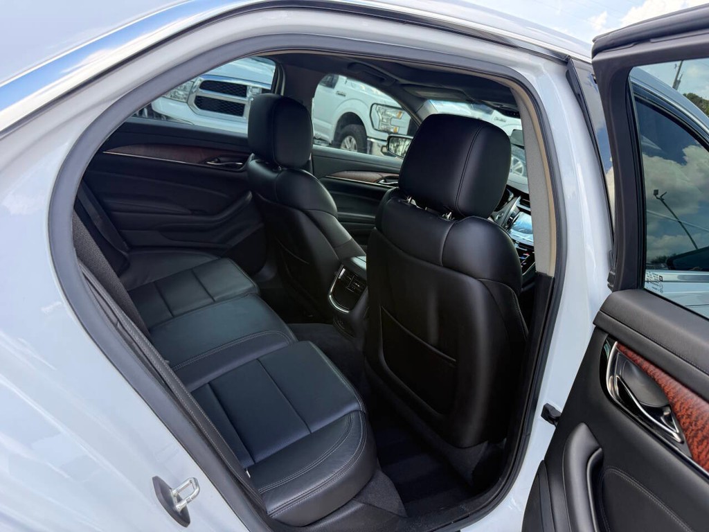 Cadillac CTS Sedan Vehicle Full-screen Gallery Image 15