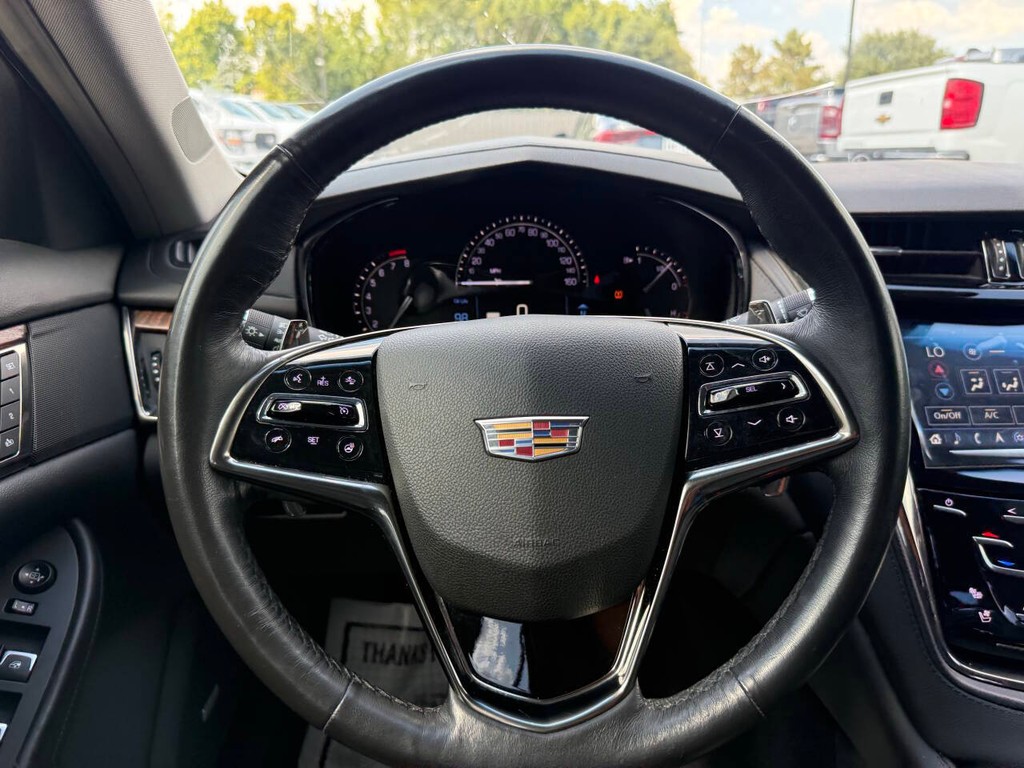 Cadillac CTS Sedan Vehicle Full-screen Gallery Image 23