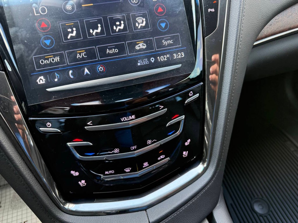 Cadillac CTS Sedan Vehicle Full-screen Gallery Image 29