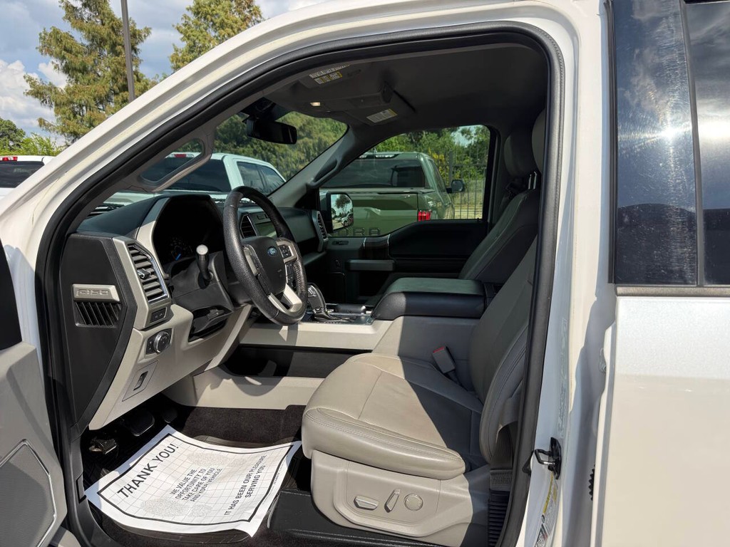 Ford F-150 Vehicle Full-screen Gallery Image 07