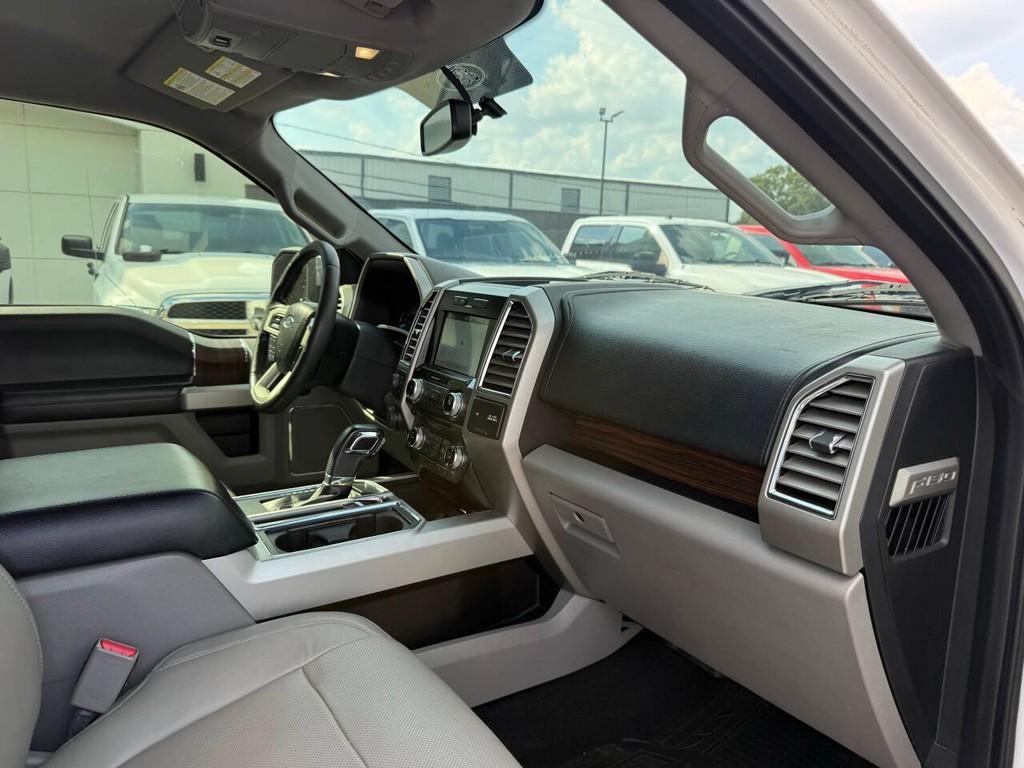 Ford F-150 Vehicle Full-screen Gallery Image 09