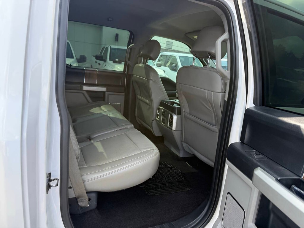 Ford F-150 Vehicle Full-screen Gallery Image 15
