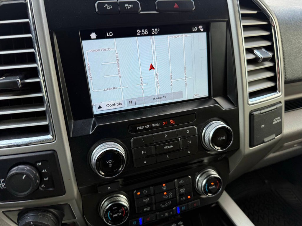 Ford F-150 Vehicle Full-screen Gallery Image 27