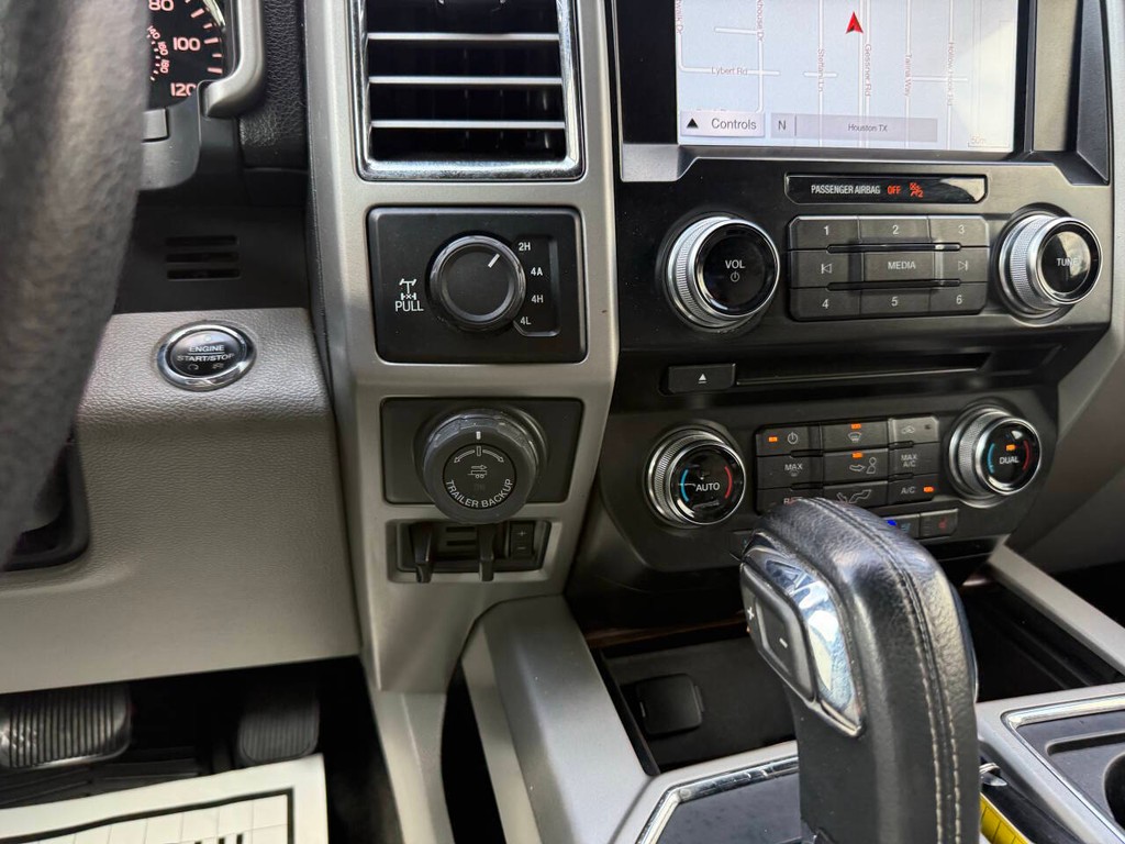 Ford F-150 Vehicle Full-screen Gallery Image 28