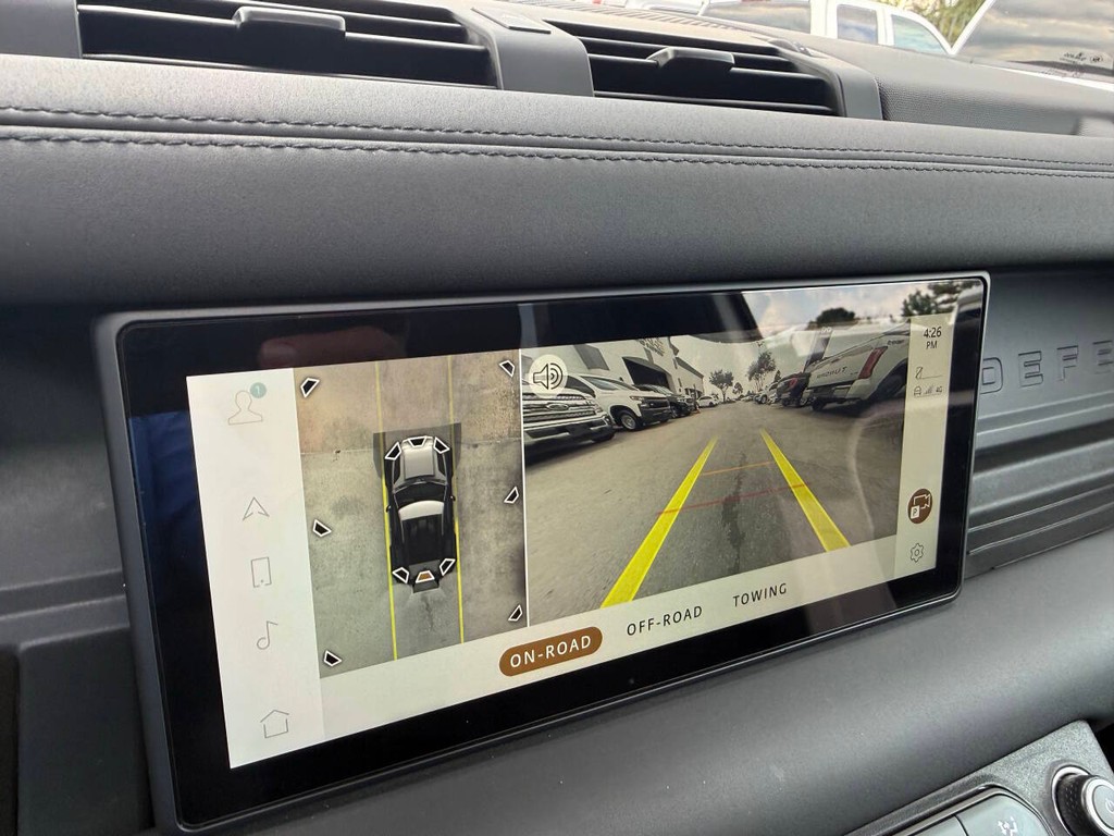 Land Rover Defender Vehicle Full-screen Gallery Image 22