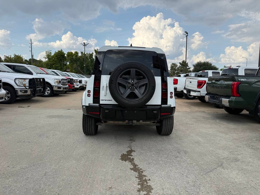 Land Rover Defender Vehicle Full-screen Gallery Image 36