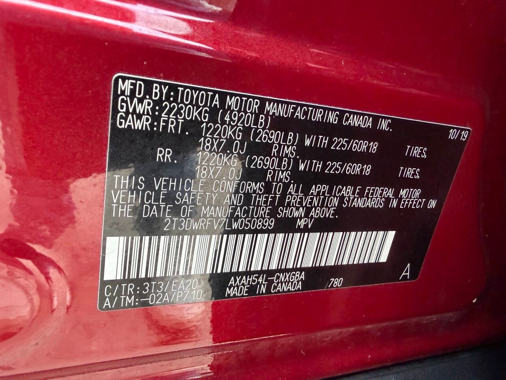 Toyota RAV4 Hybrid Vehicle Full-screen Gallery Image 34