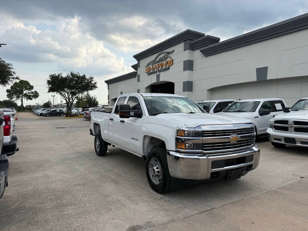 Chevrolet Silverado 2500HD Vehicle Full-screen Gallery Image 02
