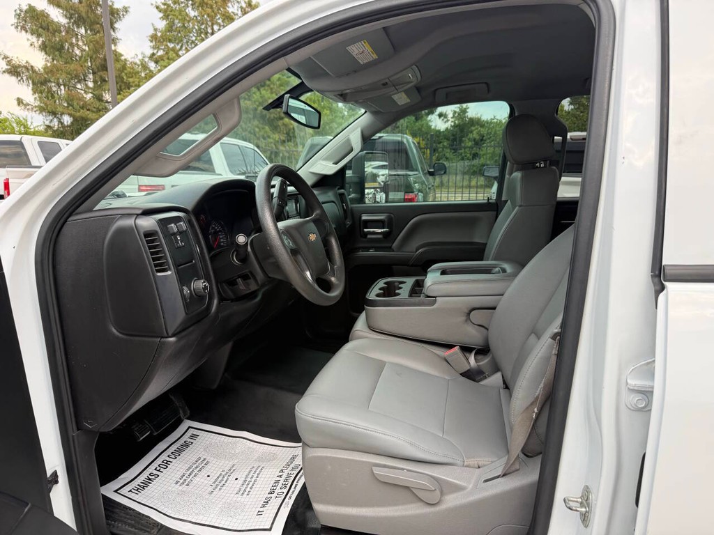Chevrolet Silverado 2500HD Vehicle Full-screen Gallery Image 07