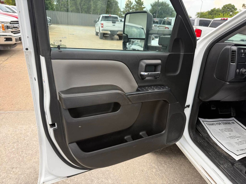 Chevrolet Silverado 2500HD Vehicle Full-screen Gallery Image 08