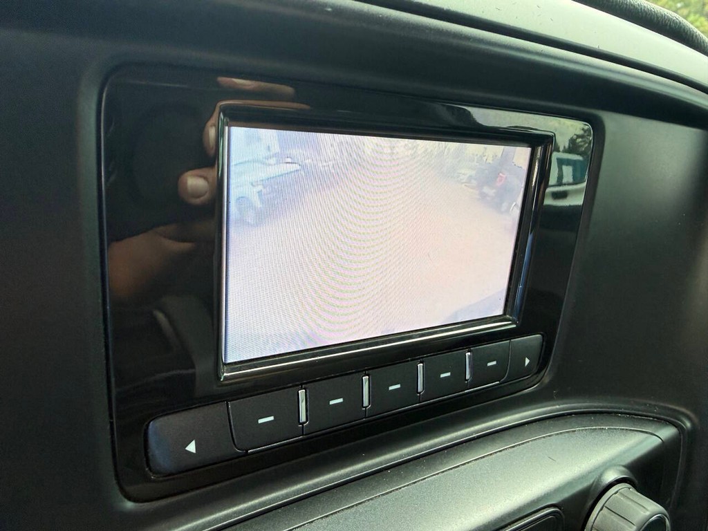 Chevrolet Silverado 2500HD Vehicle Full-screen Gallery Image 24