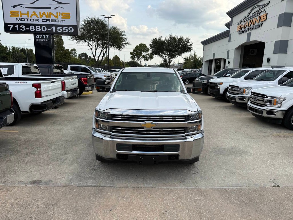 Chevrolet Silverado 2500HD Vehicle Full-screen Gallery Image 34