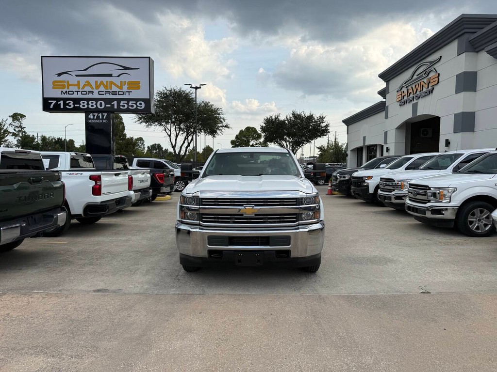 Chevrolet Silverado 2500HD Vehicle Full-screen Gallery Image 35