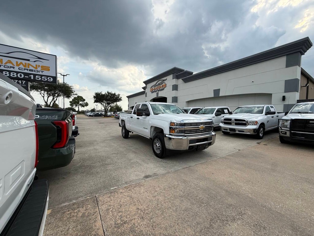 Chevrolet Silverado 2500HD Vehicle Full-screen Gallery Image 38