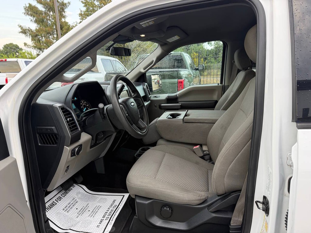 Ford F-150 Vehicle Full-screen Gallery Image 07