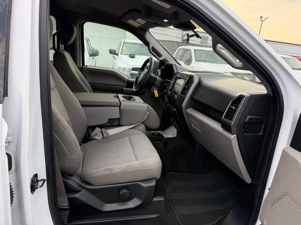 Ford F-150 Vehicle Full-screen Gallery Image 10