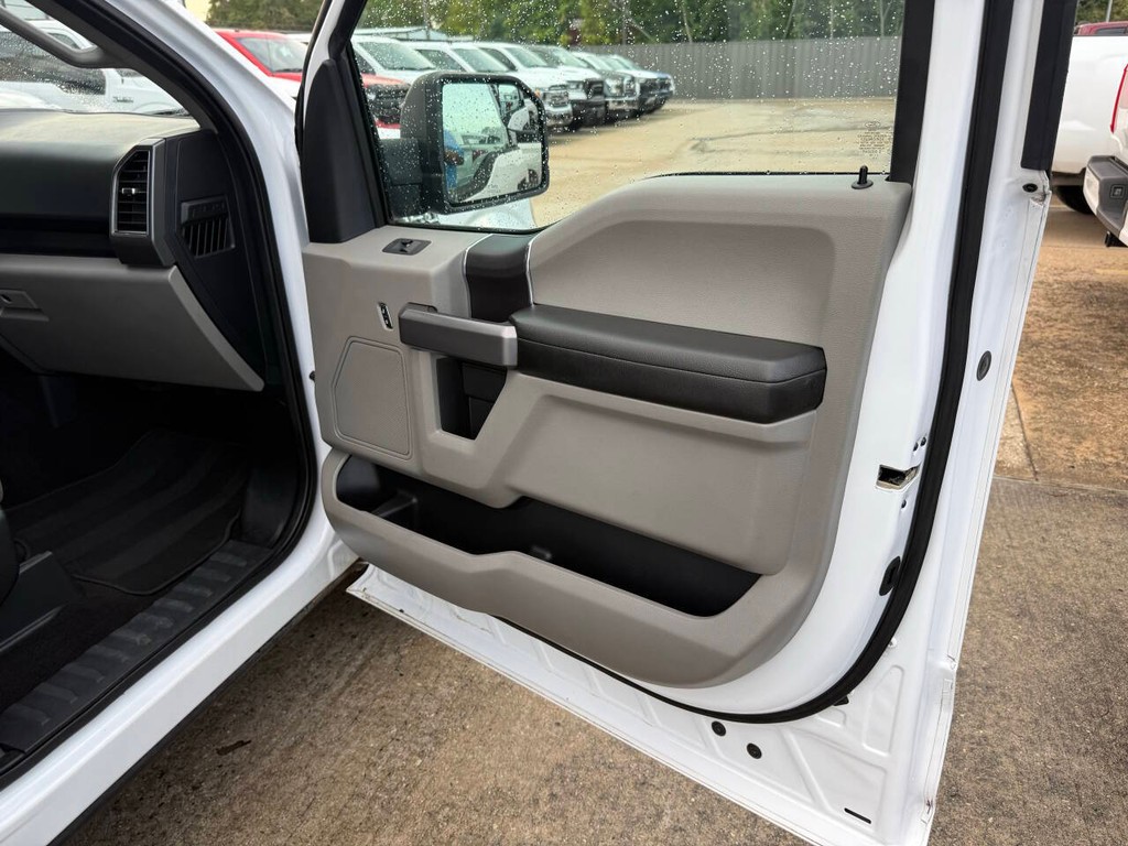 Ford F-150 Vehicle Full-screen Gallery Image 11