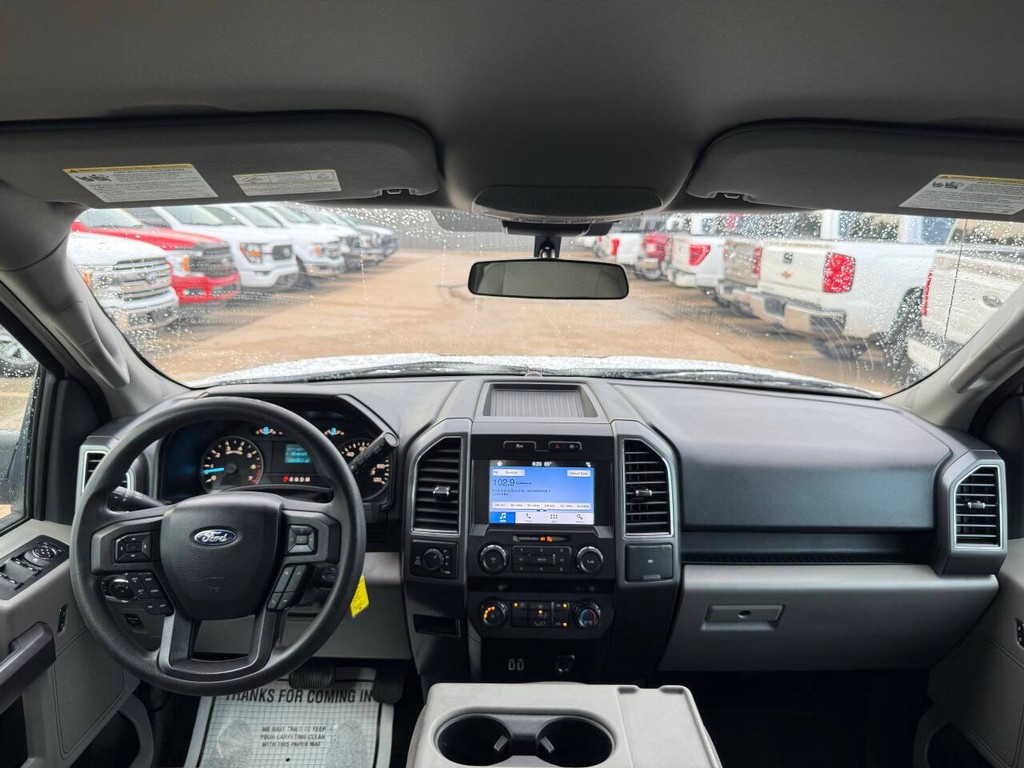 Ford F-150 Vehicle Full-screen Gallery Image 17