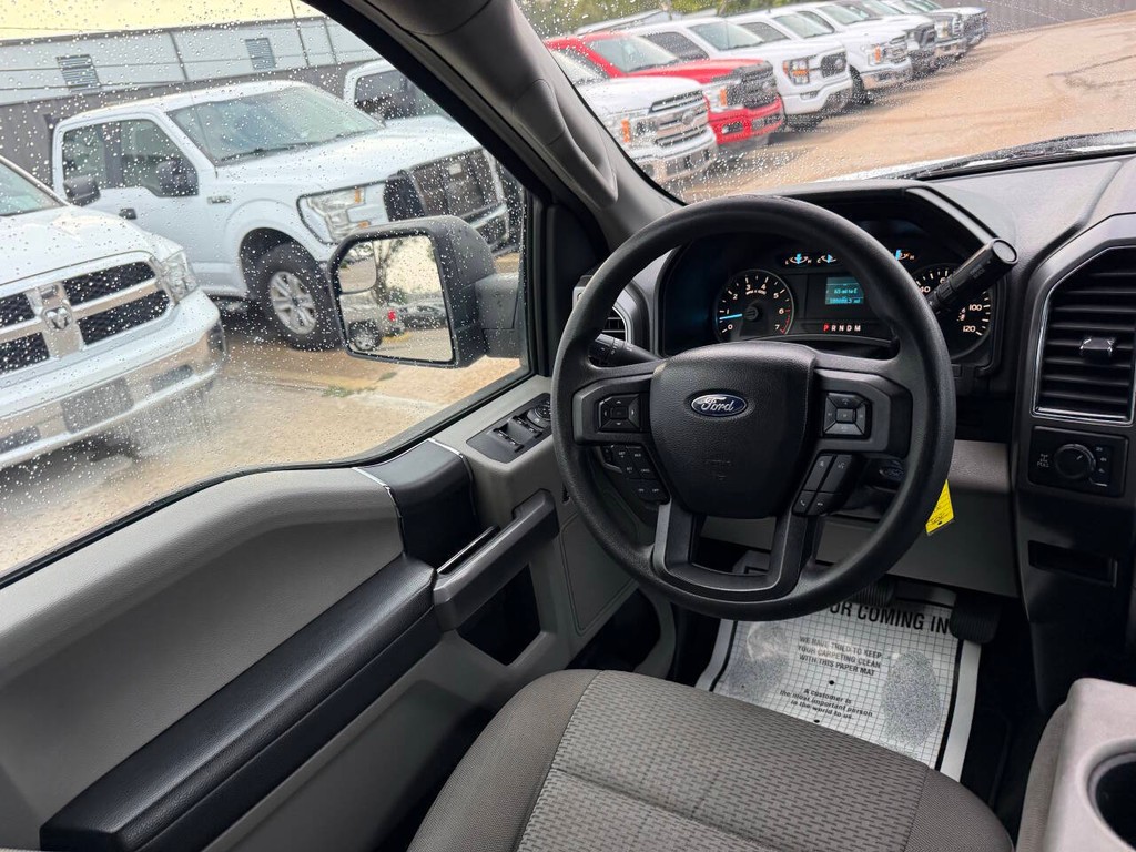 Ford F-150 Vehicle Full-screen Gallery Image 19