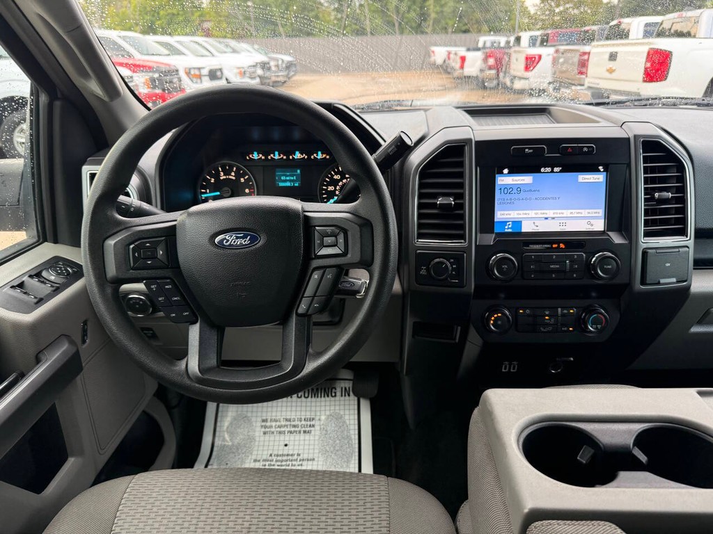 Ford F-150 Vehicle Full-screen Gallery Image 21