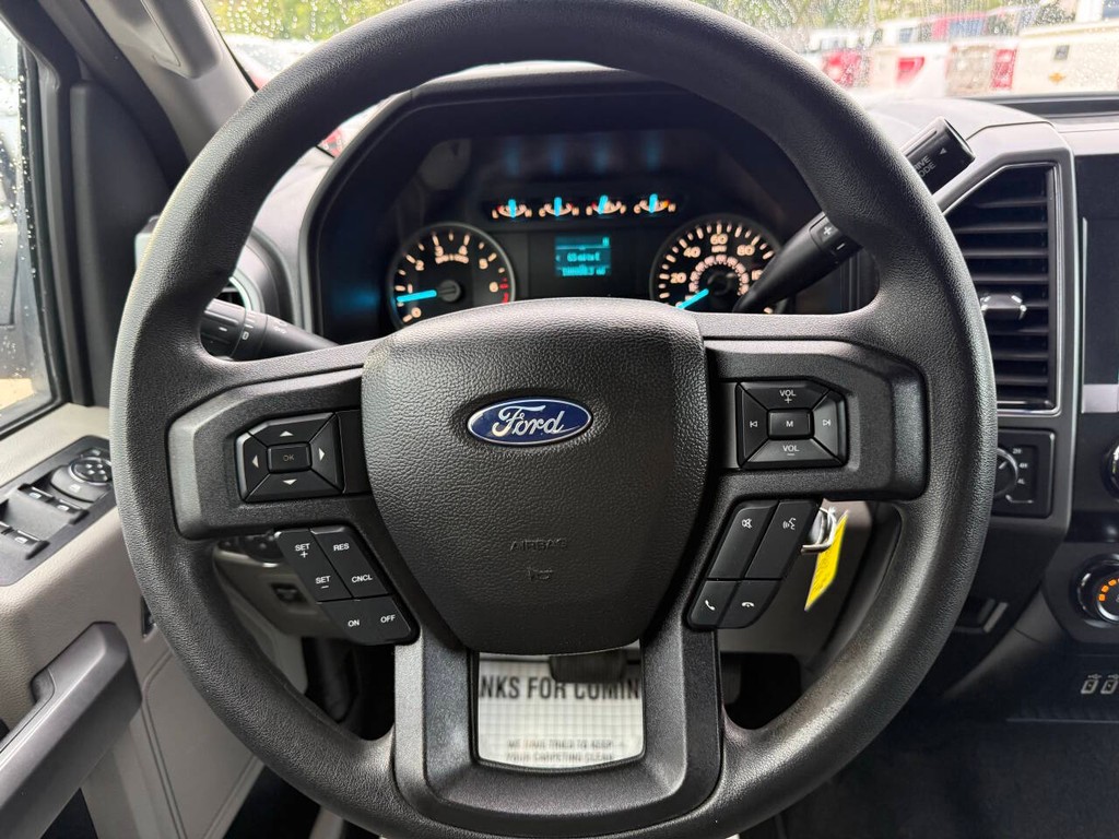 Ford F-150 Vehicle Full-screen Gallery Image 23