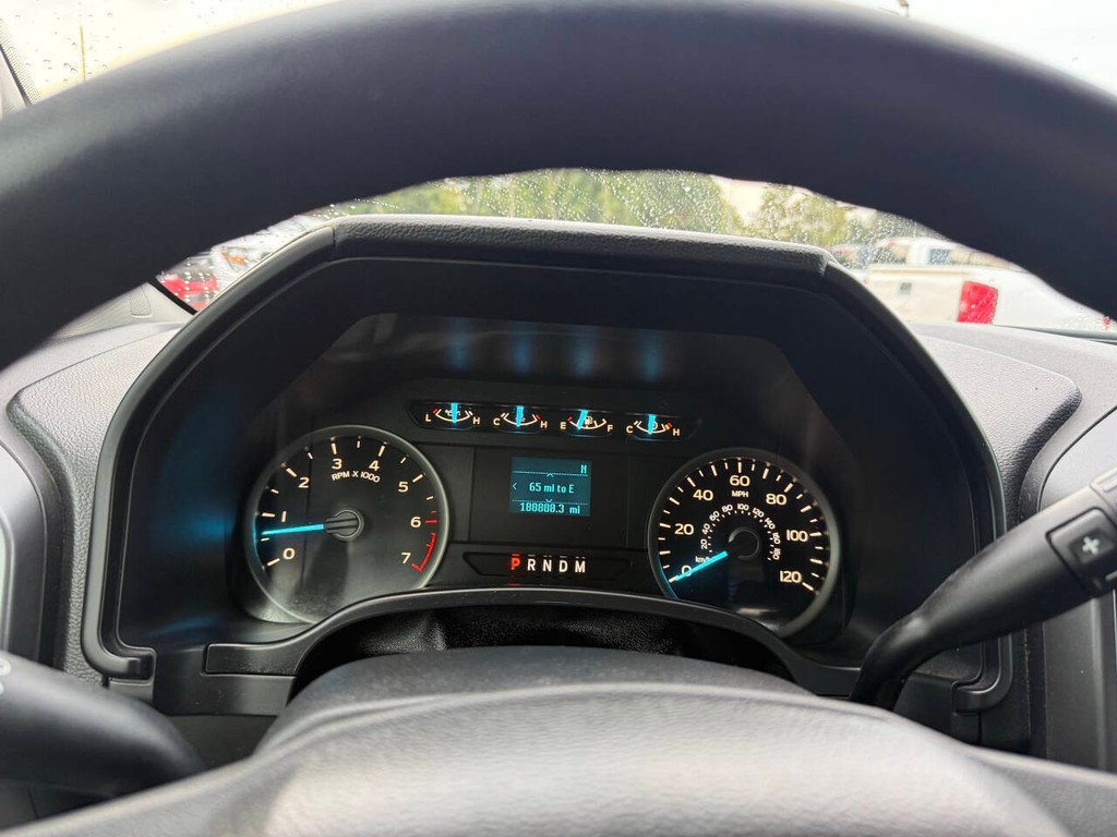 Ford F-150 Vehicle Full-screen Gallery Image 31