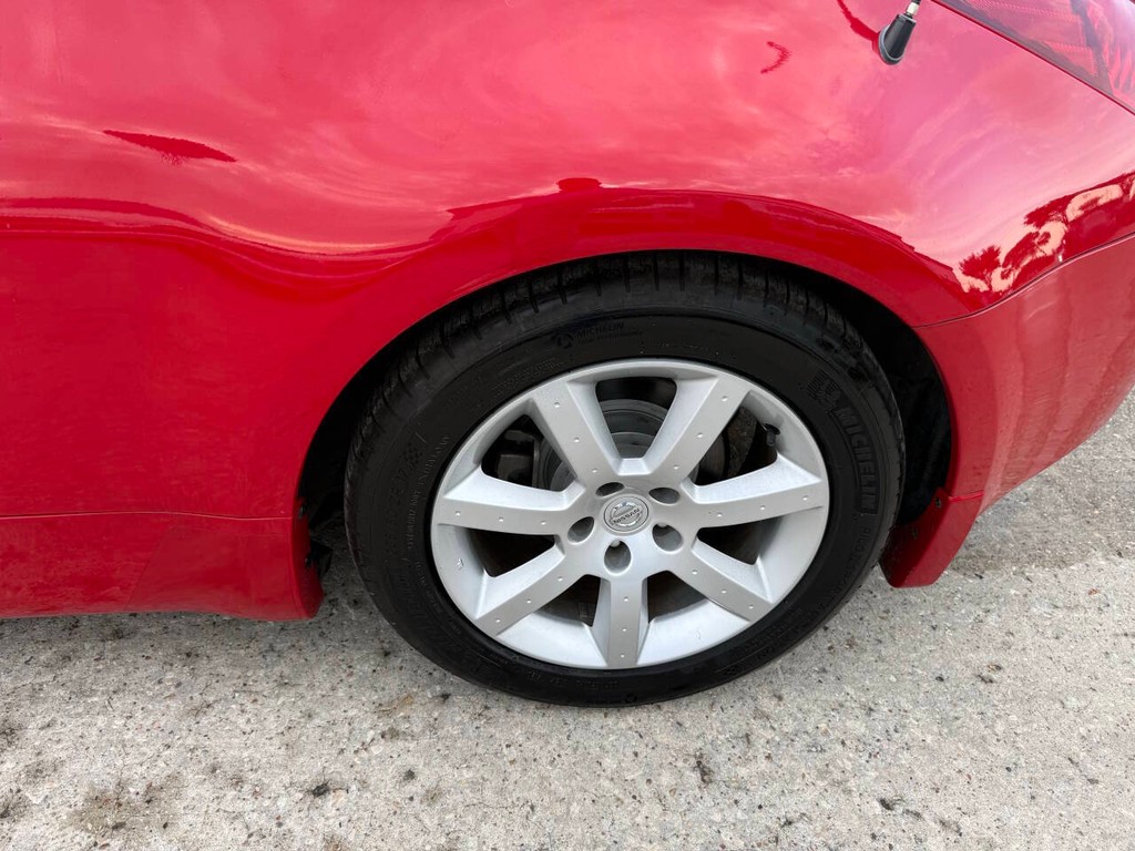 Nissan 350Z Vehicle Full-screen Gallery Image 27