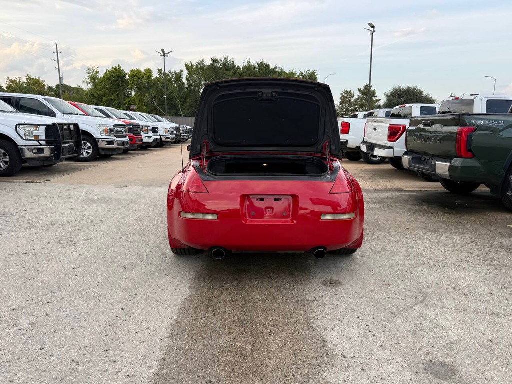 Nissan 350Z Vehicle Full-screen Gallery Image 28