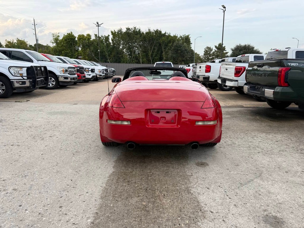 Nissan 350Z Vehicle Full-screen Gallery Image 29