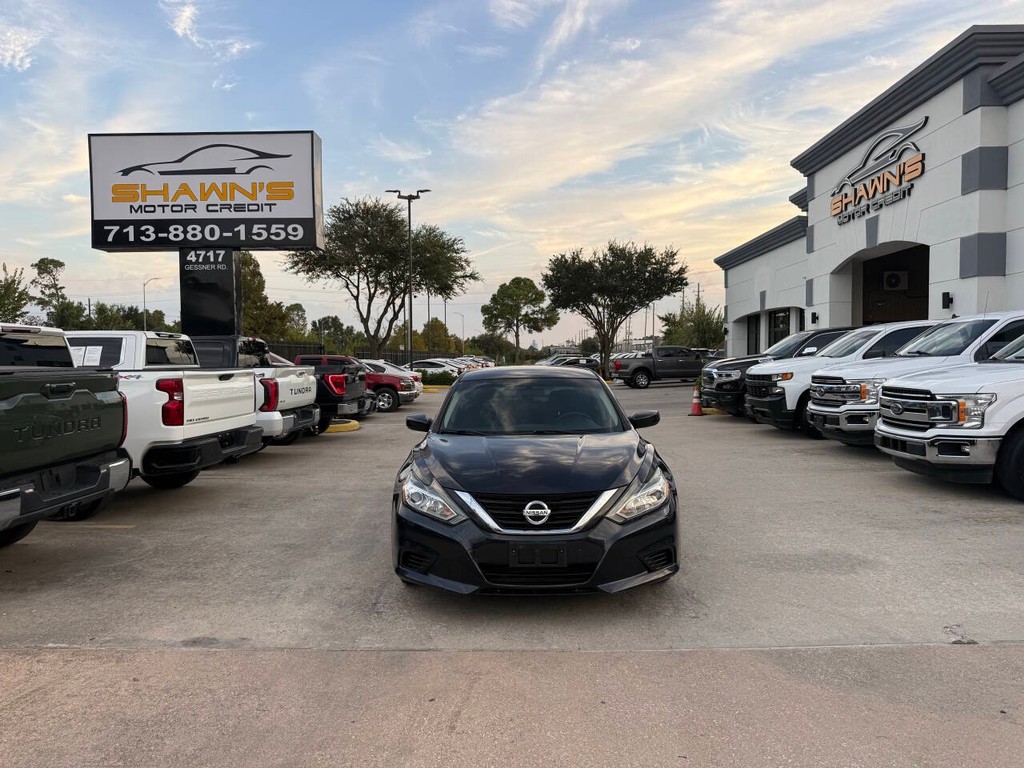 Nissan Altima Vehicle Full-screen Gallery Image 39