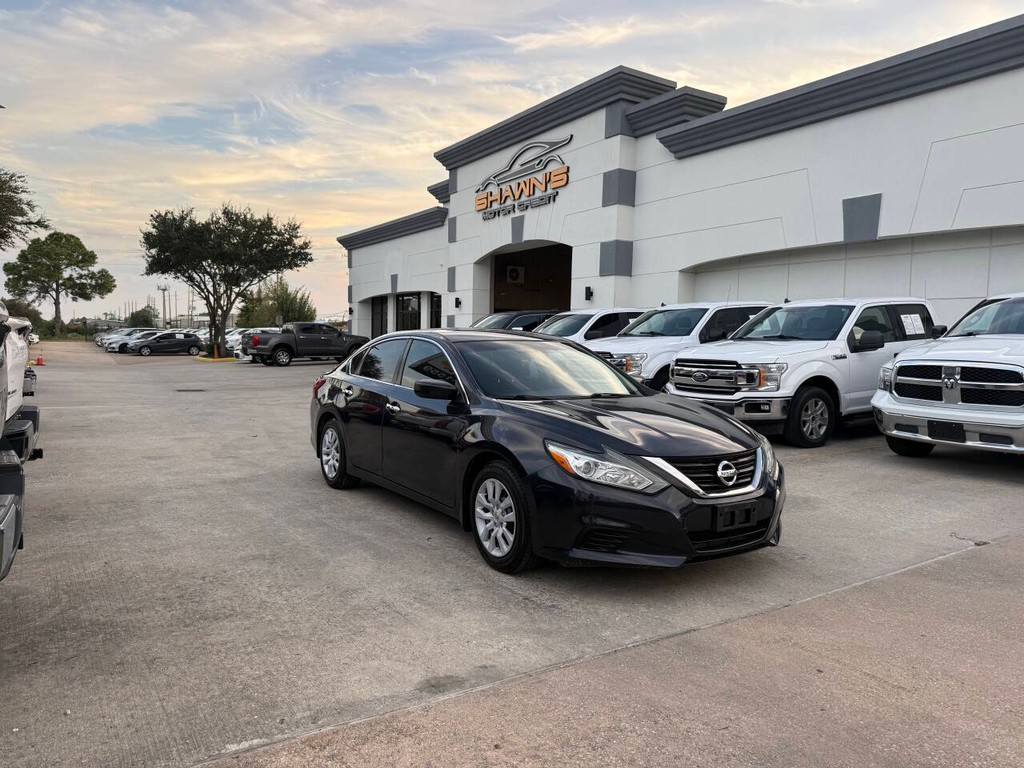 Nissan Altima Vehicle Full-screen Gallery Image 40